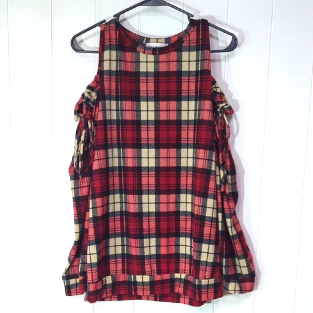❤️5/$25 Coco And Main Plaid Sleeveless Top - Red and Black